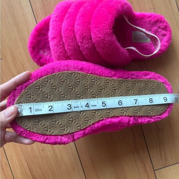 UGG Oh Fluff Yeah slides fit like a size 7-7.5 - Picture 8 of 8